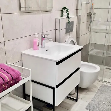 Lux With Free Parking